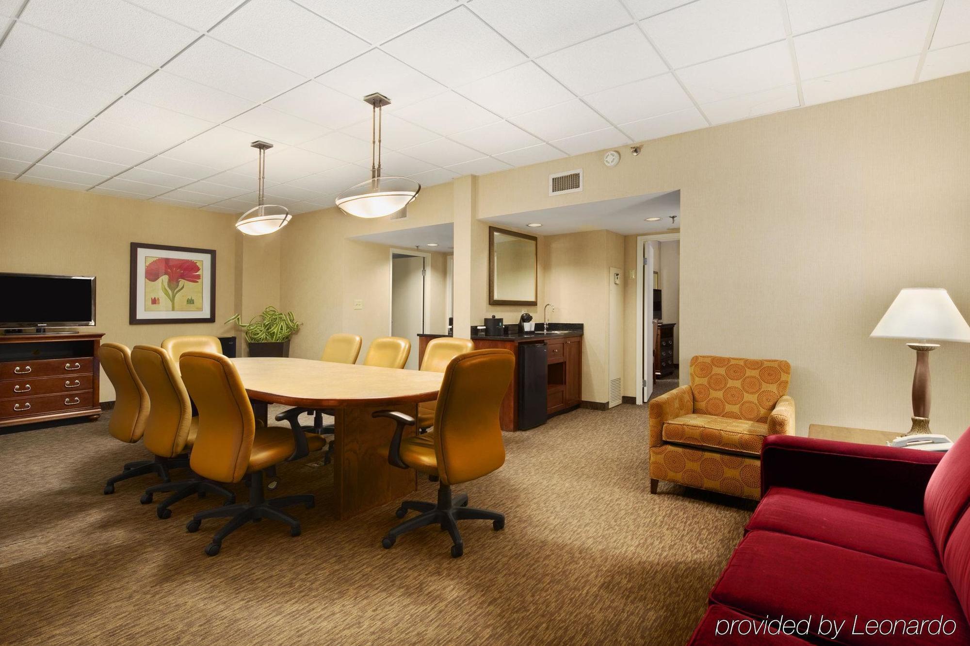 Embassy Suites By Hilton Atlanta Airport College Park Exterior foto